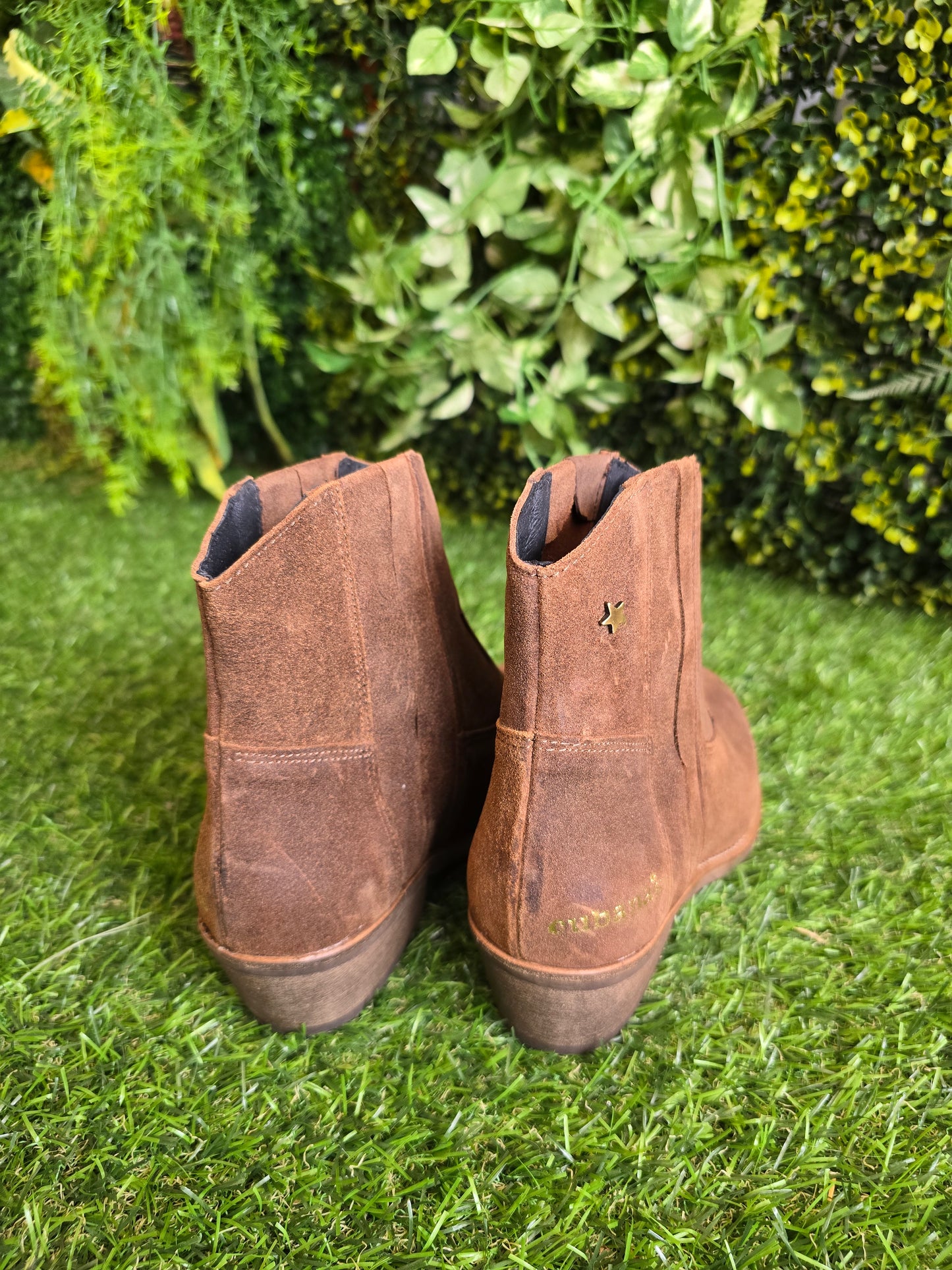 Botas Cubanas em Camurça Camel