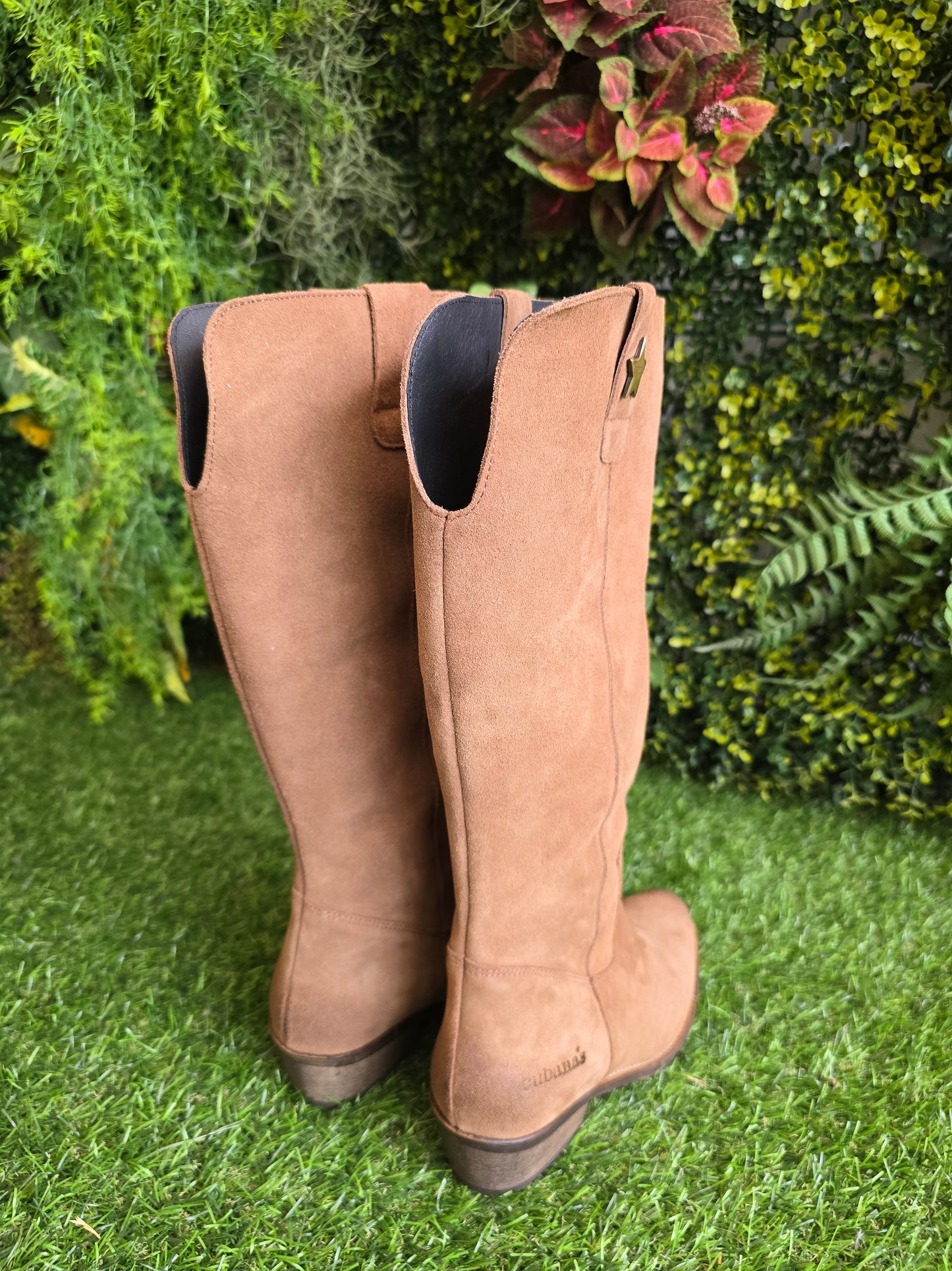 Botas Cubanas em Camurça Camel