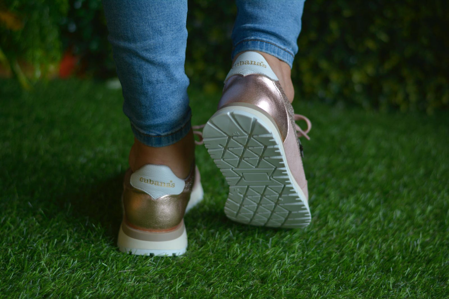 Tenis Cubanas rosa com brilhantes
