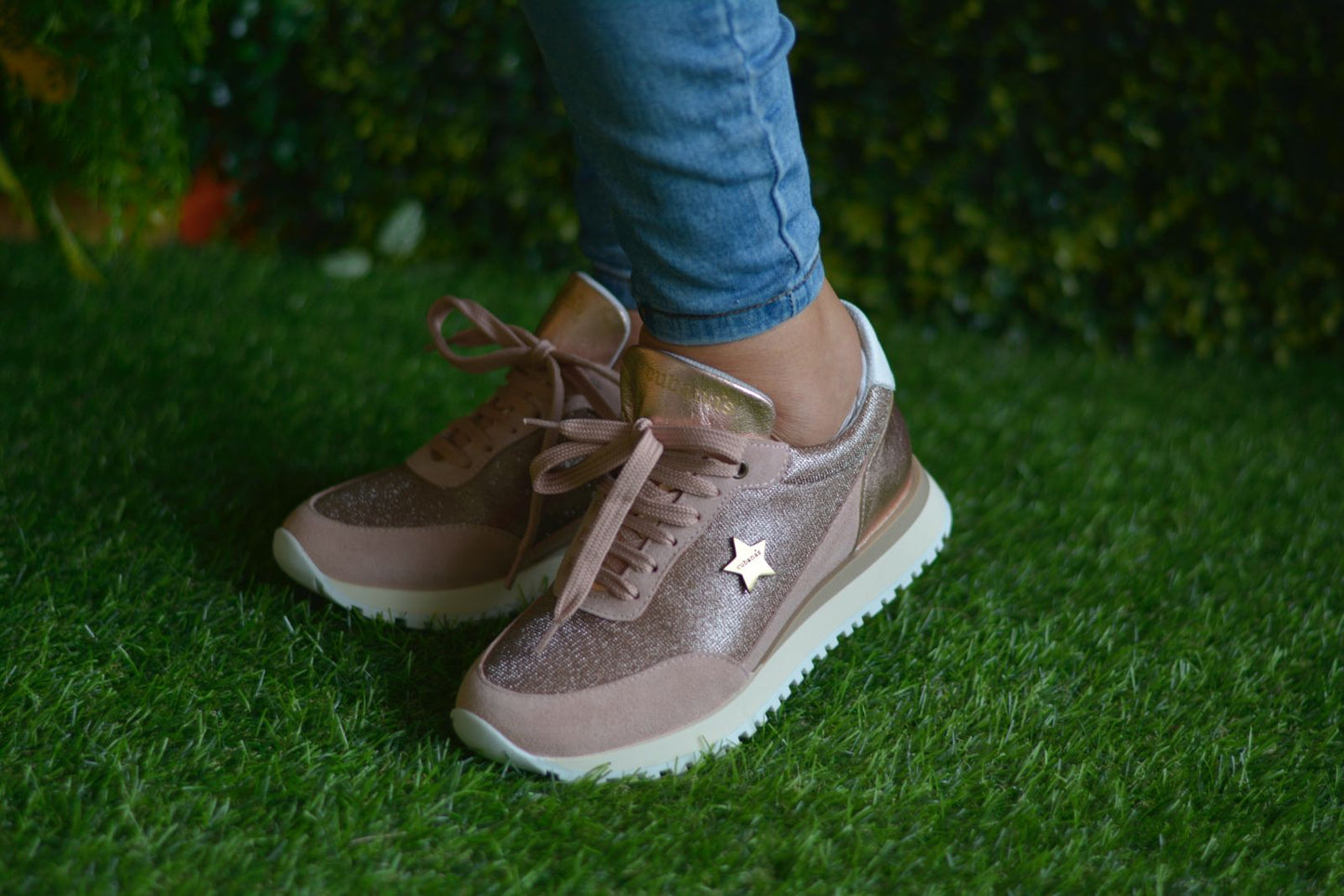 Tenis Cubanas rosa com brilhantes
