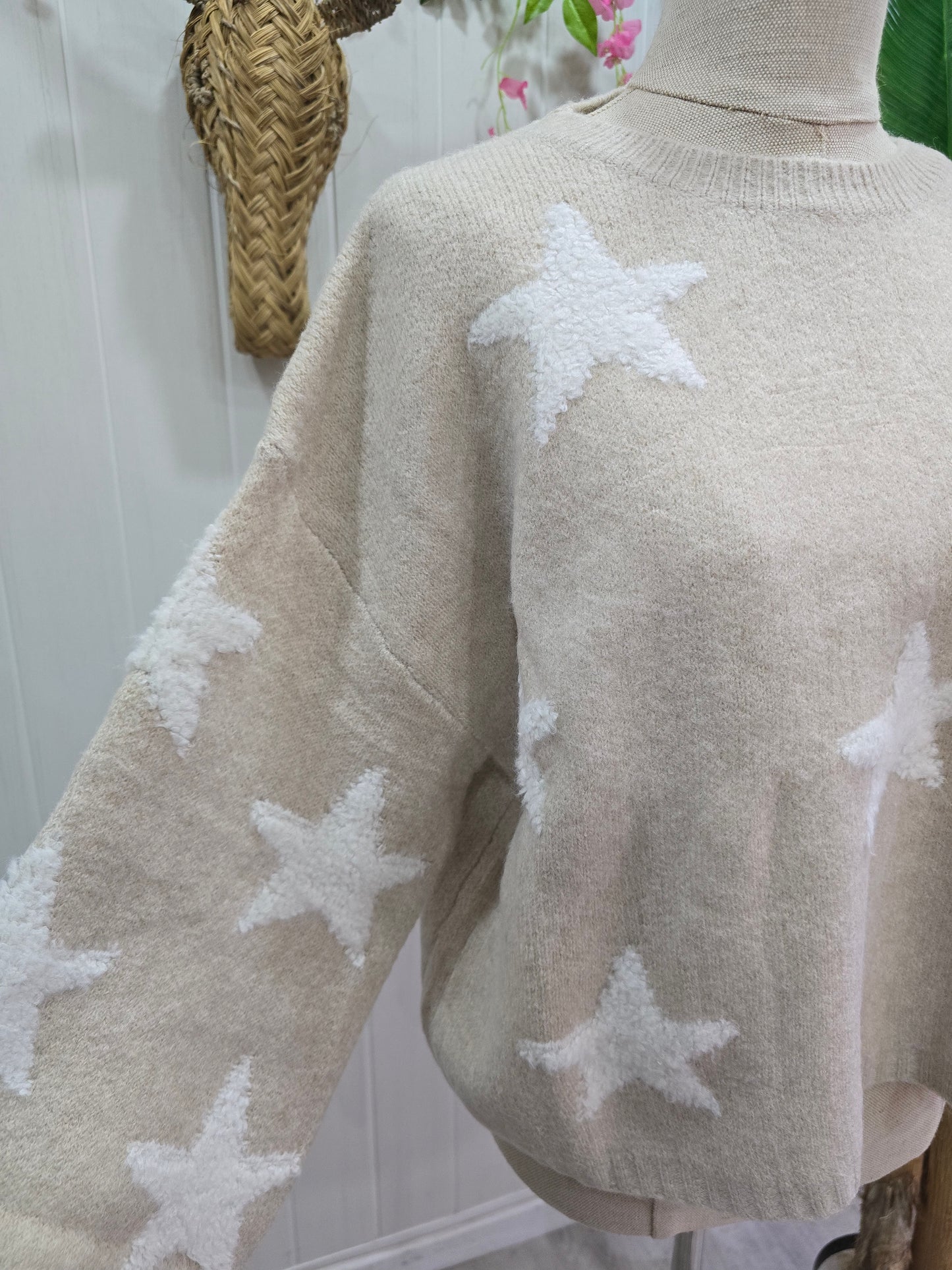 Camisola creme com estrelas brancas