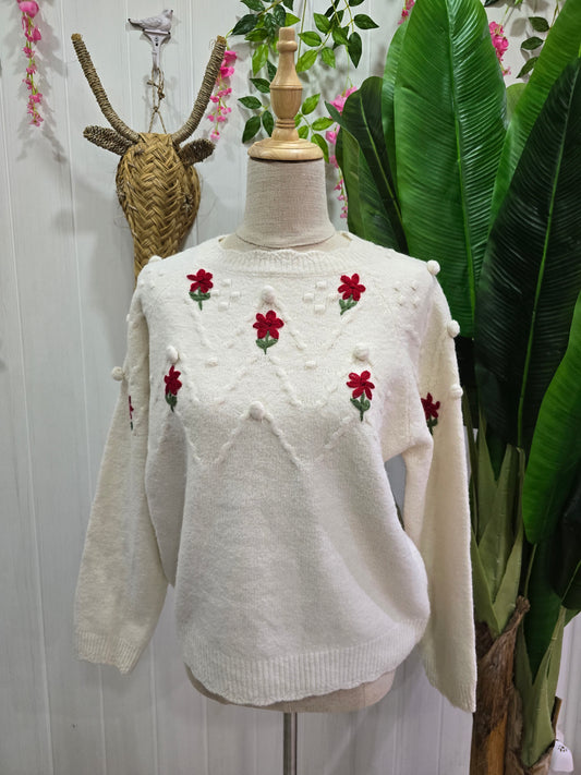 Camisola branca com flores e pompons