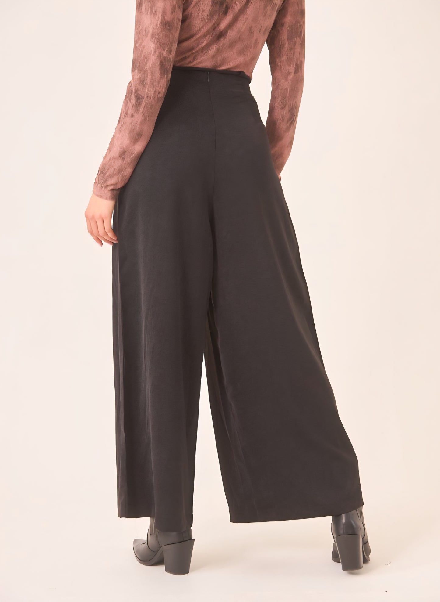 Pantalonas Nekane Preta Alium