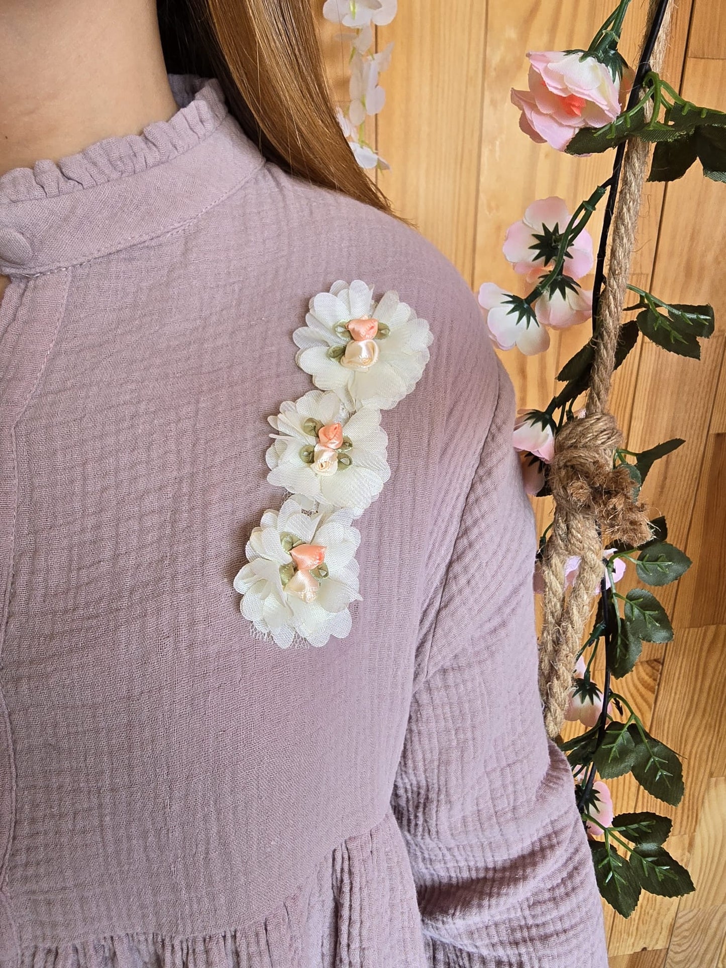 Camisa gaze creme com flores