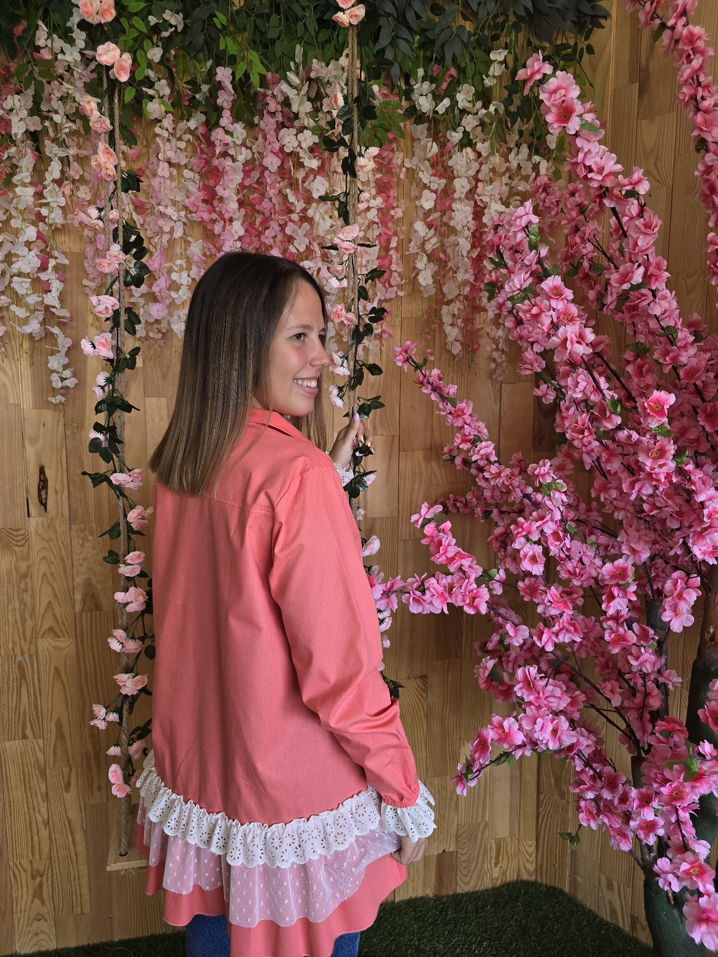 Camisa coral com tule